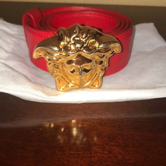 [ Versace ] Red Versace belt with gold buckle - Picture 2 of 2